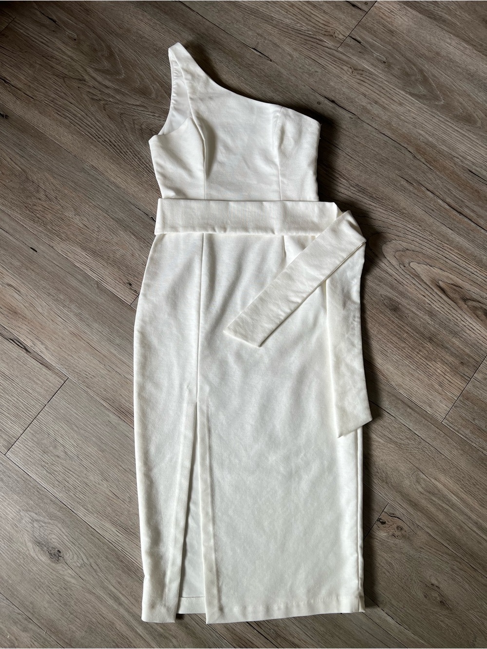Finders Keepers Cream One-Shoulder Midi Dress with Waist Tie